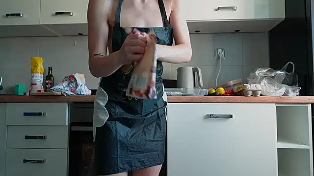 MiaRouge online show from June 26, 2026, 3:27 pm