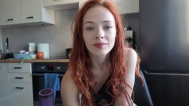 MiaRouge online show from August 4, 2026, 4:20 pm