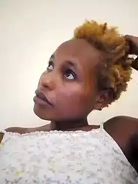 Candykitten online show from February 14, 2025, 12:25 pm