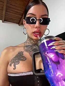 Zaratattoox online show from March 22, 2026, 10:46 pm