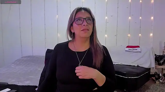 MichelleManson online show from December 28, 2024, 3:15 am