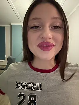 Kimsweet7 online show from November 22, 2025, 6:07 pm