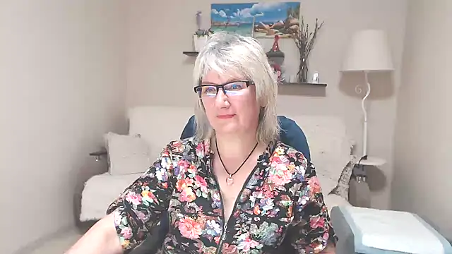 FleurMays online show from June 25, 2026, 4:34 am