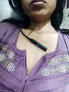 Snapshot of Gautami-telugu chatting on October 14, 2025, 9:04 pm Gautami-telugu online show from October 14, 2025, 9:04 pm