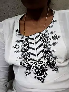 Snapshot of Gautami-telugu chatting on November 1, 2025, 8:38 am Gautami-telugu online show from November 1, 2025, 8:38 am