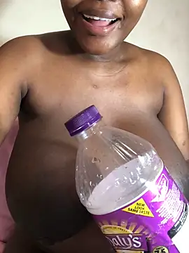 Snapshot of SexyAngeliqua chatting on October 26, 2025, 6:52 am SexyAngeliqua online show from October 26, 2025, 6:52 am