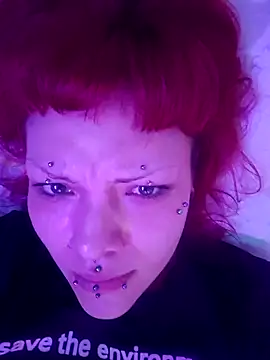 Snapshot of Sarah-Stoner chatting on June 13, 2026, 6:28 pm Sarah-Stoner online show from June 13, 2026, 6:28 pm