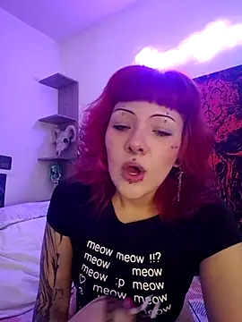 Snapshot of Sarah-Stoner chatting on June 21, 2026, 12:13 am Sarah-Stoner online show from June 21, 2026, 12:13 am