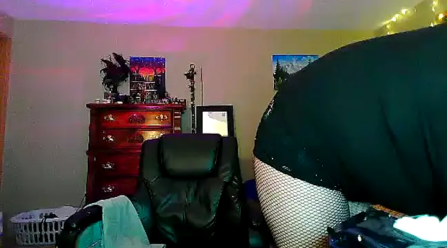 lilyhornyhousewife online show from March 5, 2025, 5:07 am