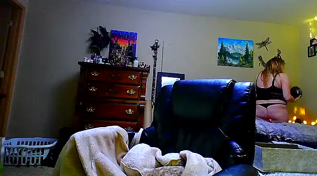 lilyhornyhousewife online show from March 8, 2025, 9:50 am