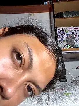 Lunita 5 online show from December 5, 2025, 8:23 am