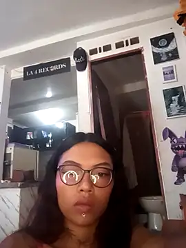 Lunita 5 online show from February 27, 2026, 4:51 pm