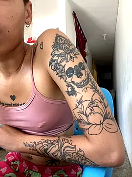 Snapshot of Bunny_bel chatting on October 4, 2025, 7:12 pm Bunny bel online show from October 4, 2025, 7:12 pm