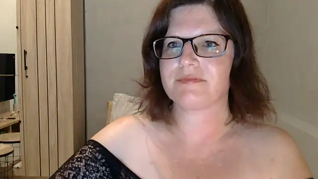 Snapshot of CrimsonMistress chatting on October 7, 2025, 10:07 pm CrimsonMistress online show from October 7, 2025, 10:07 pm