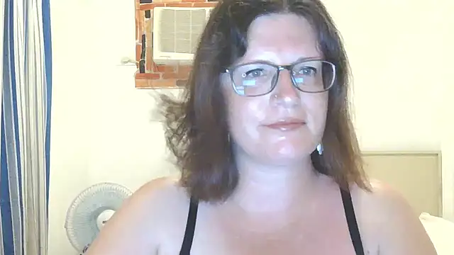 CrimsonMistress online show from April 28, 2026, 7:41 pm