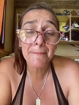 anastasia and jordan online show from February 8, 2025, 12:17 pm