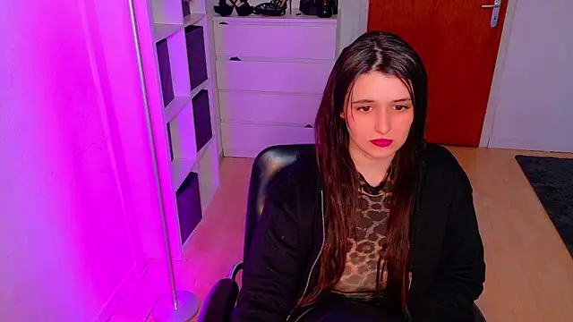 jenna-sxy19 online show from March 18, 2025, 5:21 pm