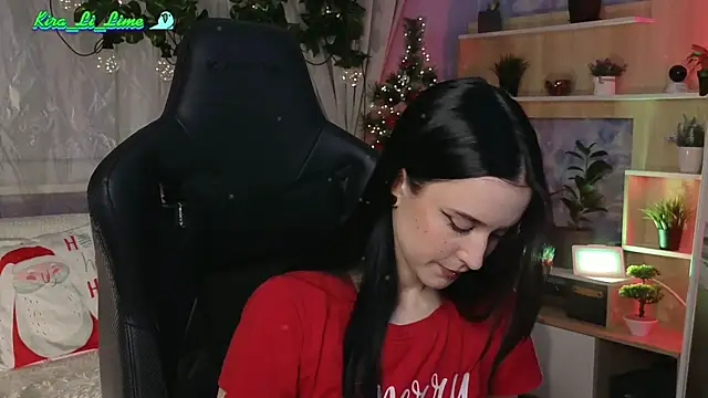 KiraLiLime online show from January 4, 2025, 9:41 pm