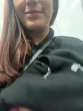  KarolSmith online show from February 12, 2025, 4:11 pm