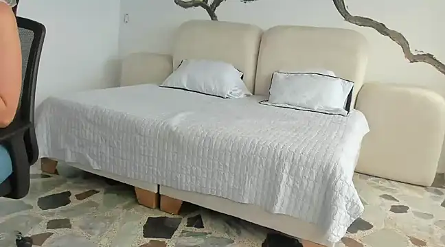 BridgetRodriguez online show from December 27, 2024, 1:28 pm