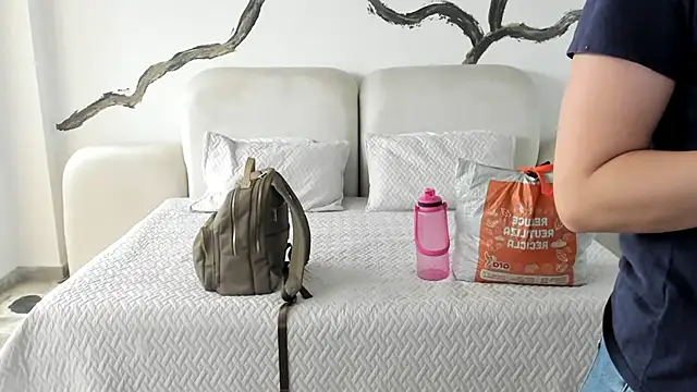 BridgetRodriguez online show from January 30, 2025, 12:27 pm