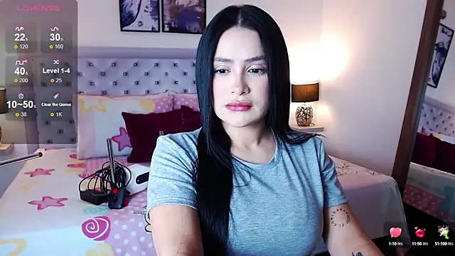 Snapshot of sarascottt chatting on October 4, 2025, 3:32 pm sarascottt online show from October 4, 2025, 3:32 pm