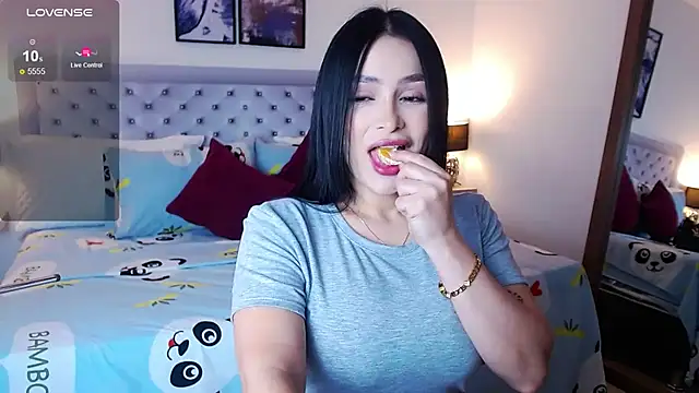 Snapshot of sarascottt chatting on May 12, 2026, 2:47 pm sarascottt online show from May 12, 2026, 2:47 pm