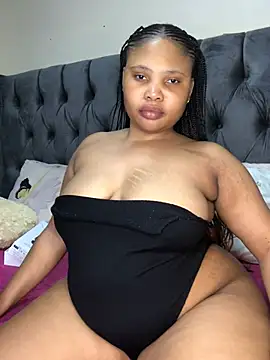 Anaelle24 online show from May 7, 2026, 4:40 am