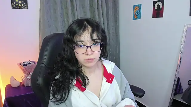 indra cam online show from May 5, 2026, 4:42 am