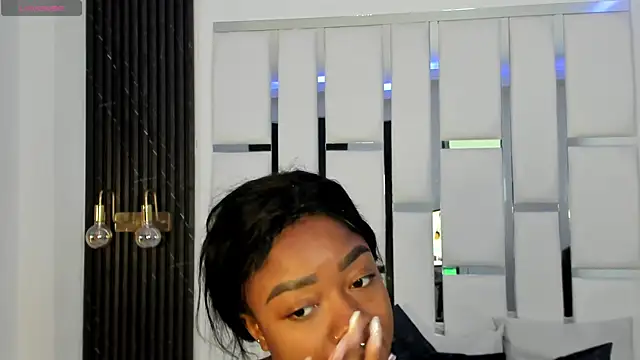 Snapshot of mia_schwarz chatting on December 14, 2024, 12:23 pm mia schwarz online show from December 14, 2024, 12:23 pm