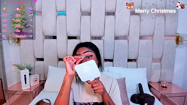 Snapshot of mia_schwarz chatting on December 16, 2024, 5:17 am mia schwarz online show from December 16, 2024, 5:17 am