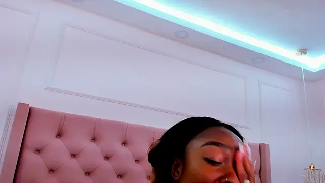 Snapshot of mia_schwarz chatting on September 17, 2025, 9:27 pm mia schwarz online show from September 17, 2025, 9:27 pm