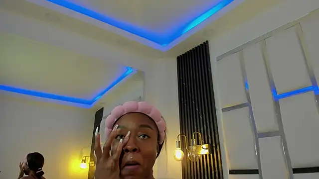 Snapshot of mia_schwarz chatting on October 9, 2025, 9:46 pm mia schwarz online show from October 9, 2025, 9:46 pm