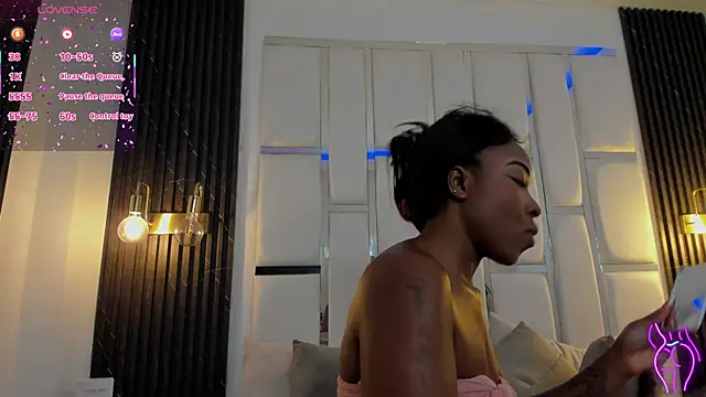 Snapshot of mia_schwarz chatting on October 10, 2025, 12:59 pm mia schwarz online show from October 10, 2025, 12:59 pm