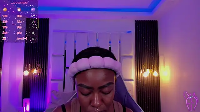 Snapshot of mia_schwarz chatting on October 18, 2025, 7:58 pm mia schwarz online show from October 18, 2025, 7:58 pm