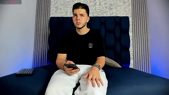 Snapshot of danielclarton1 chatting on December 9, 2024, 5:30 pm danielclarton1 online show from December 9, 2024, 5:30 pm