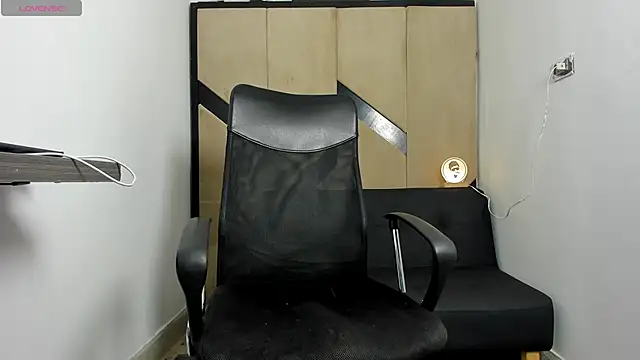 Snapshot of danielclarton1 chatting on February 2, 2025, 6:37 am danielclarton1 online show from February 2, 2025, 6:37 am