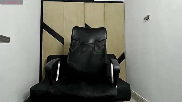 Snapshot of danielclarton1 chatting on February 5, 2025, 11:02 am danielclarton1 online show from February 5, 2025, 11:02 am