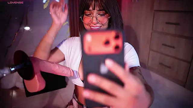 Snapshot of Mikubani18 chatting on March 16, 2026, 3:45 am Mikubani18 online show from March 16, 2026, 3:45 am