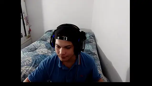 Snapshot of Xtrem3HARDxxx chatting on November 2, 2025, 7:44 am Xtrem3HARDxxx online show from November 2, 2025, 7:44 am