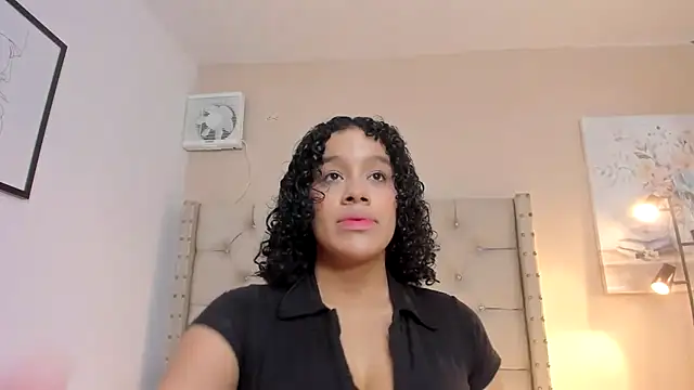 Snapshot of vanesasexyhot21 chatting on October 6, 2025, 2:42 am vanesasexyhot21 online show from October 6, 2025, 2:42 am