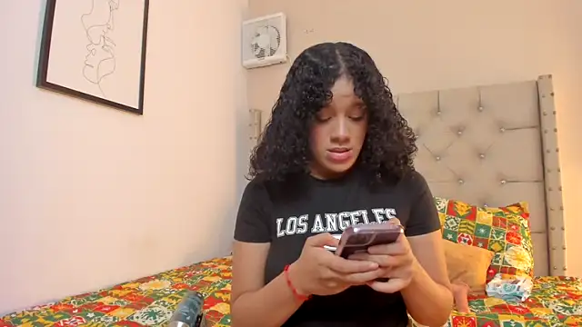 vanesasexyhot21 online show from November 22, 2025, 2:54 am