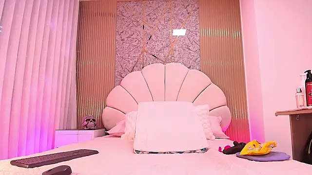 aisha sh online show from October 31, 2025, 12:06 pm