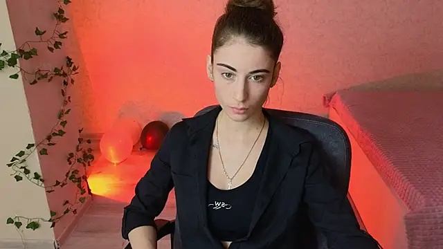 LittleFreya9 online show from December 10, 2024, 4:27 pm
