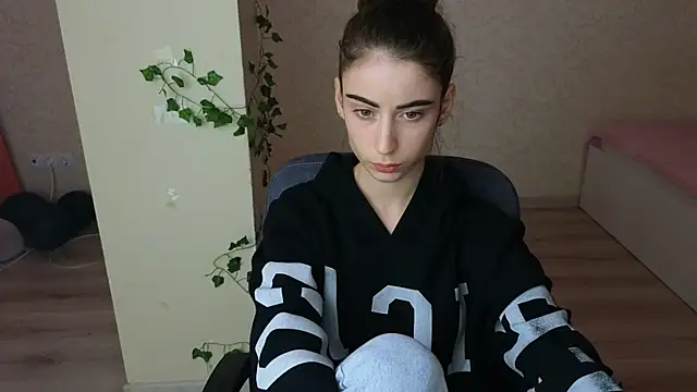 LittleFreya9 online show from January 22, 2025, 3:29 pm