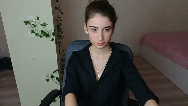 LittleFreya9 online show from January 30, 2025, 6:43 pm