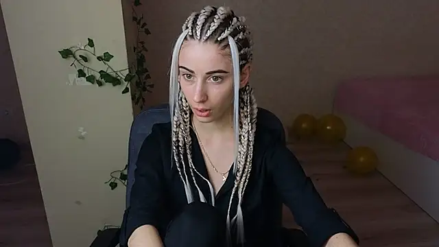 LittleFreya9 online show from February 1, 2025, 5:37 pm