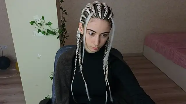 LittleFreya9 online show from February 5, 2025, 3:52 pm
