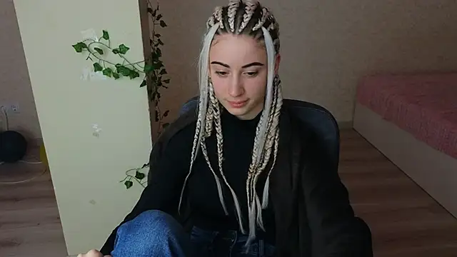 LittleFreya9 online show from February 5, 2025, 6:59 pm