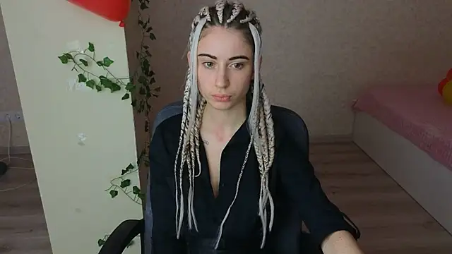 LittleFreya9 online show from February 13, 2025, 7:21 pm